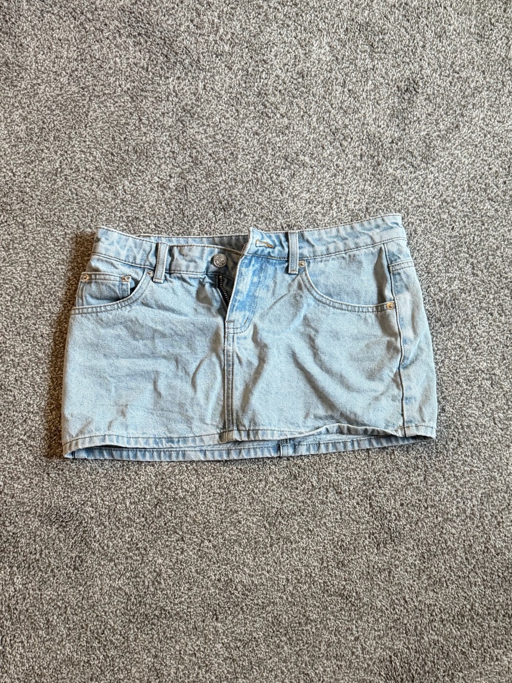 Light Wash Denim Mini Skirt - Edikted